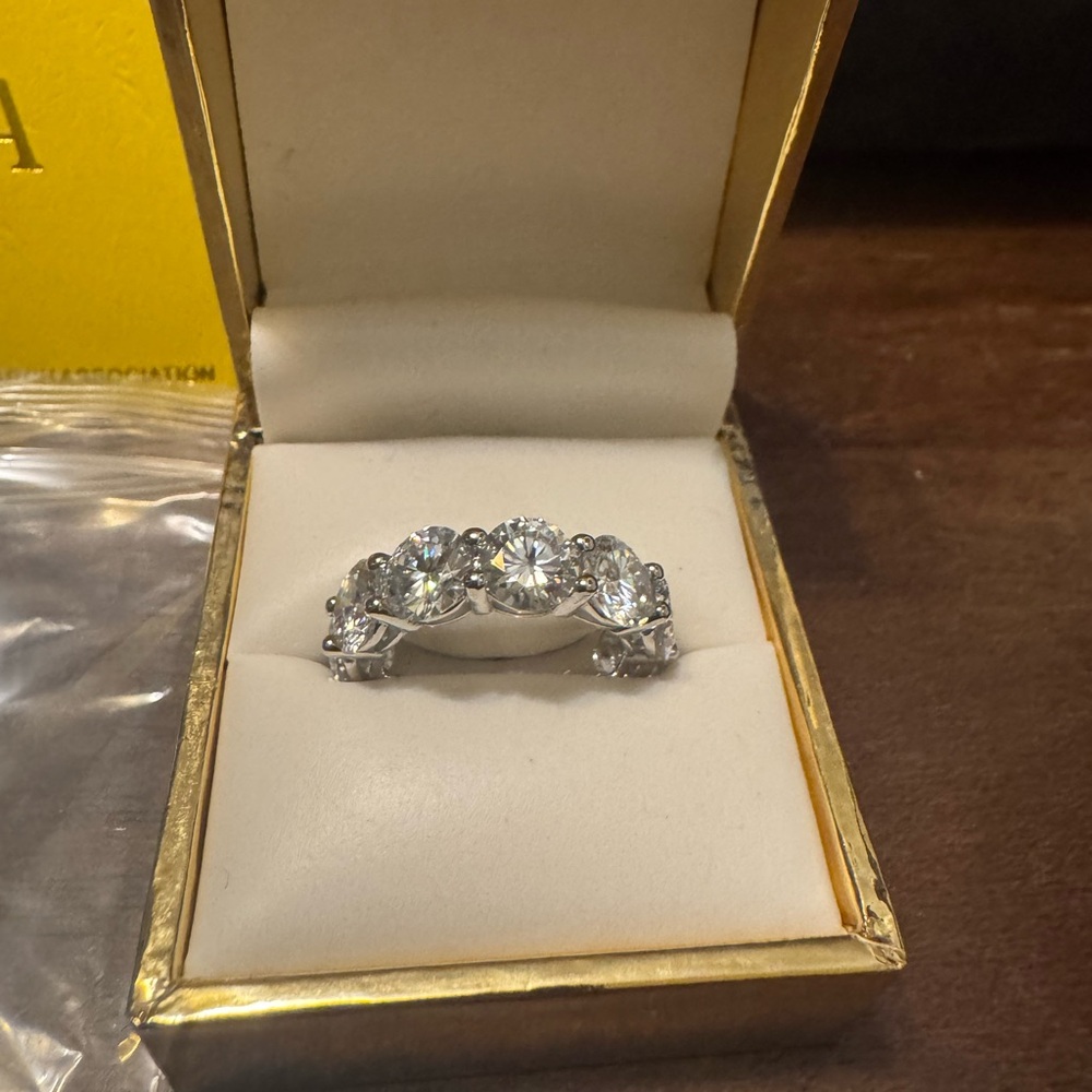 Silver Moissanite Ring 7 carats